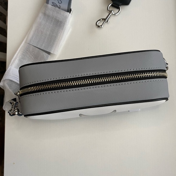 NWT Marc Jacobs Looney toons Bugs Bunny Camera Bag Crossbody - Picture 3 of 8